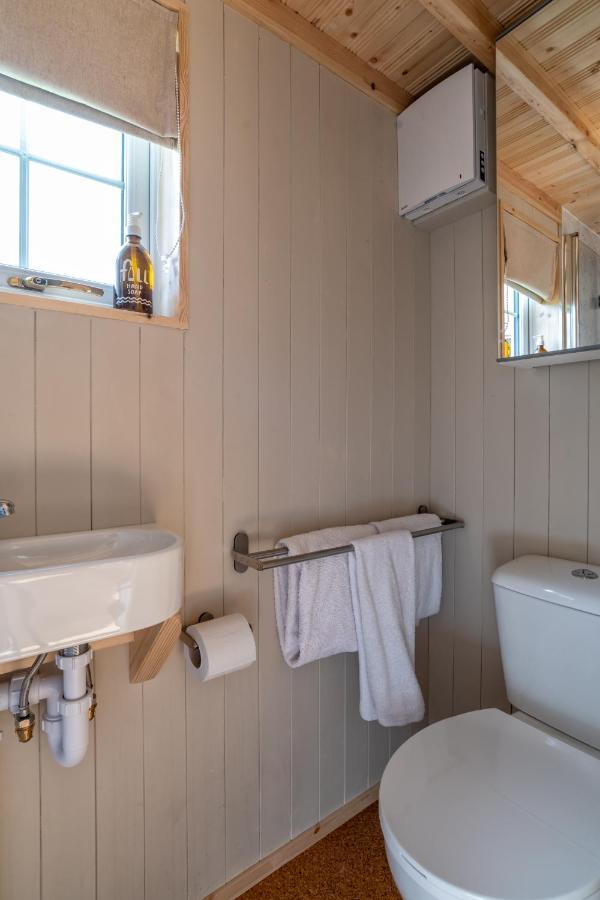 Enchanting Tiny House With Wood Burner And Hot Tub In Cairngorms Vakantiehuis Ballater